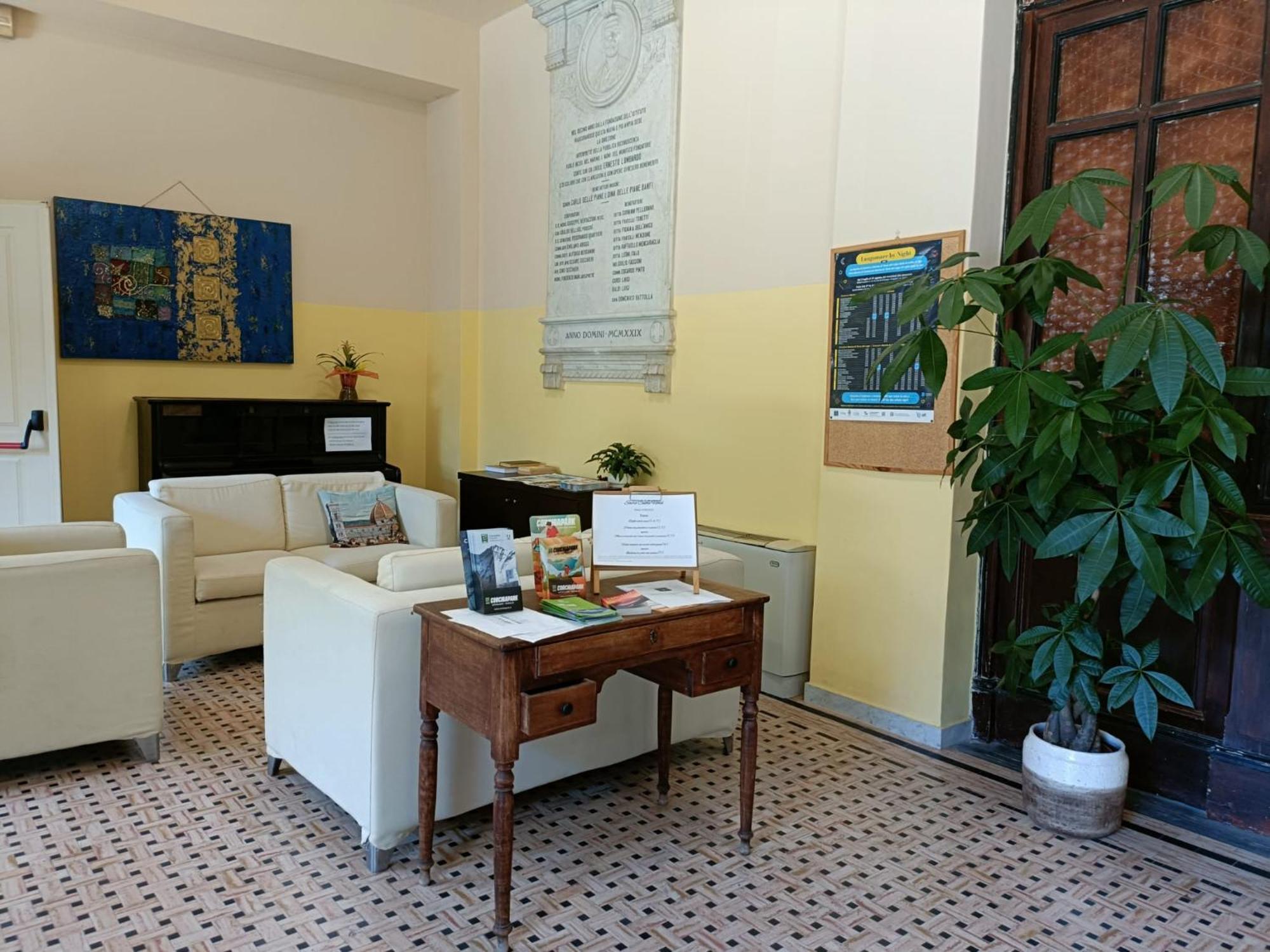 Casa Per Ferie "Sacro Cuore" Marina di Massa Exterior foto