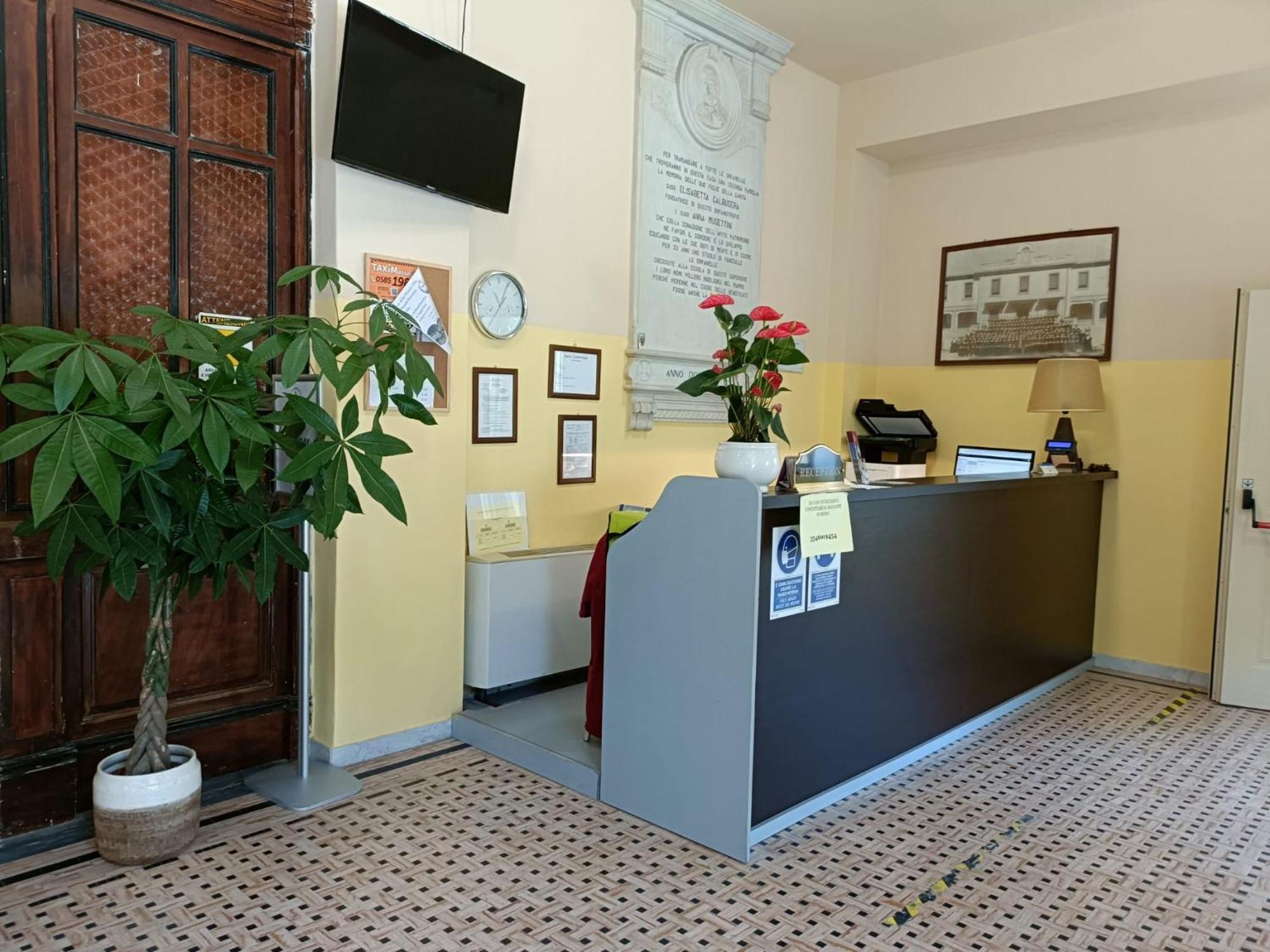 Casa Per Ferie "Sacro Cuore" Marina di Massa Exterior foto